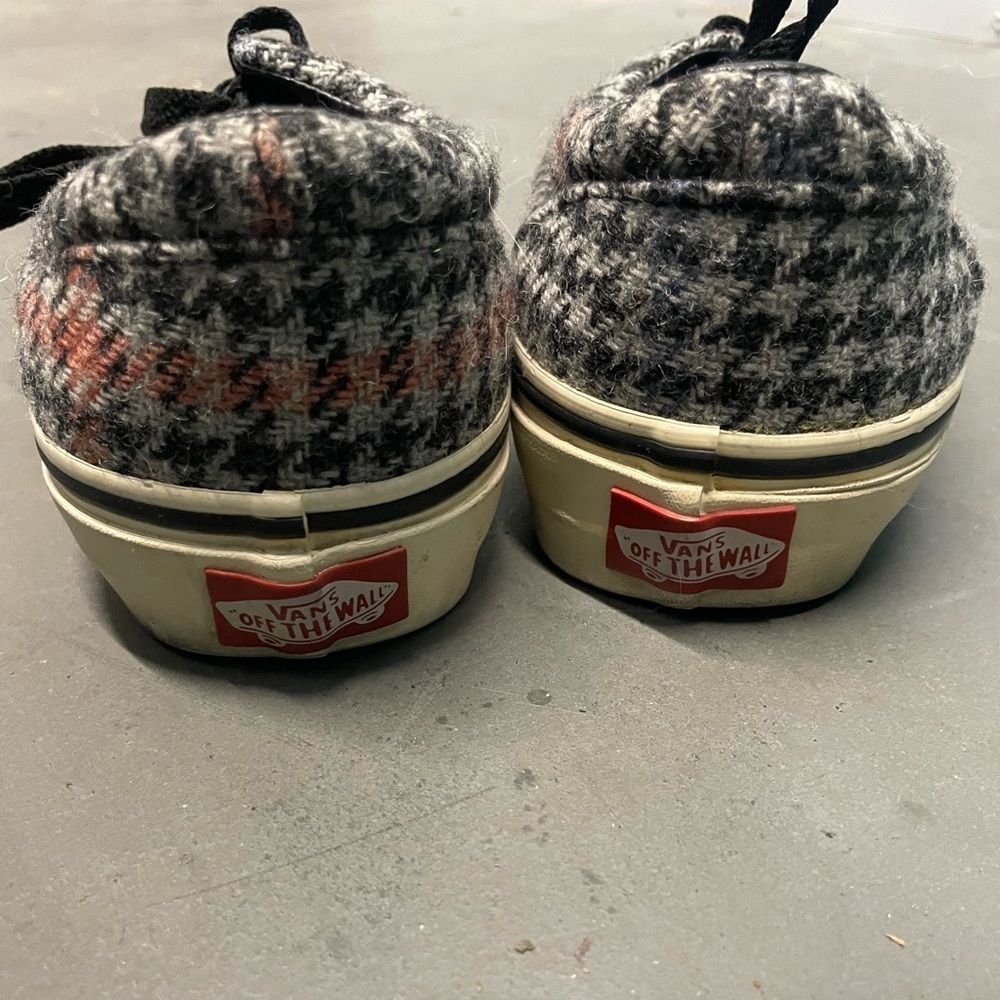 Awesome Vans - Picture 6 of 6